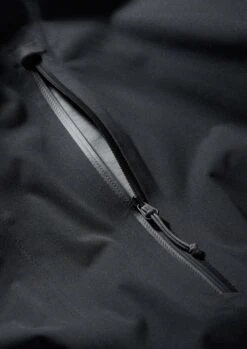 RAB Kinetic 2.0 Jacket Men - Softshelljacke -Ice Break Men campaign qwg 74 be kinetic 2 beluga detail 02